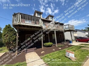 Building Photo - 216 Oneida St