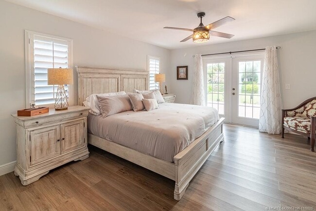 Building Photo - 2385 SW Creekside Dr