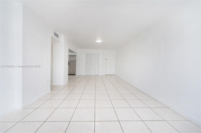 Building Photo - 13870 SW 62nd St