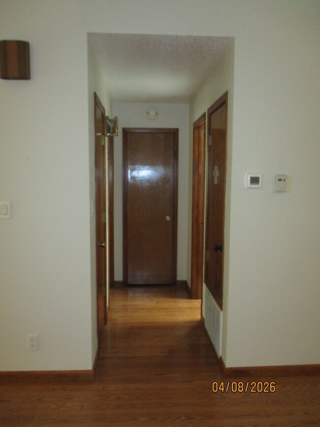 Building Photo - 10409 Camino Del Oso NE