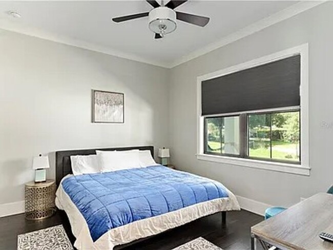 Building Photo - Exquisite 4-Bed, 5.5-Bath Executive Retrea...