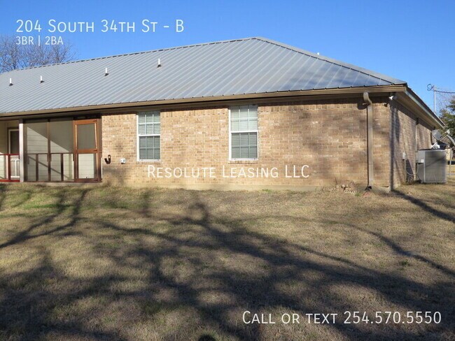 Building Photo - 204 S 34th St