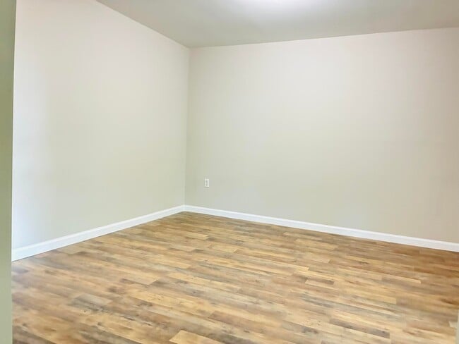 Building Photo - 506 Bonny St
