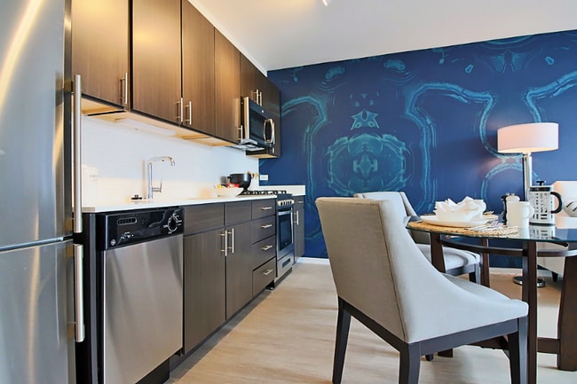 Building Photo - 152 W Superior St