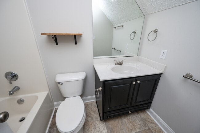 Building Photo - 202 Croatan Woods Dr