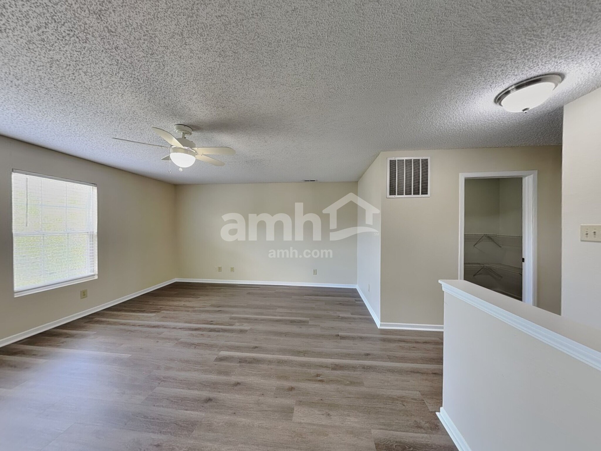 Building Photo - 2940 Hearthside Dr