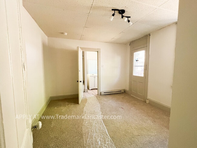 Building Photo - 503 Manor St