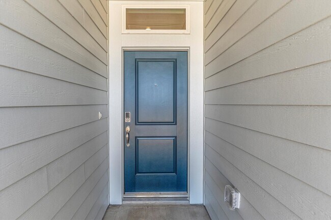 Building Photo - 16906 Tulip Row Ln