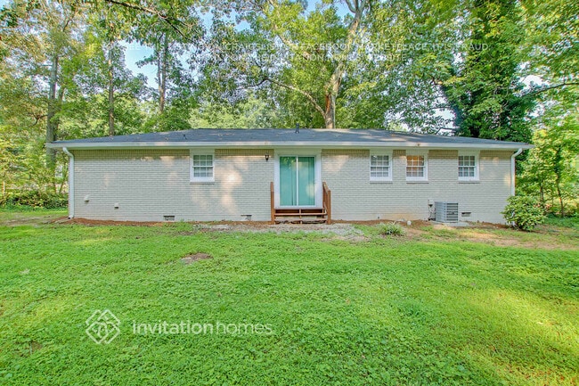 Building Photo - 7110 Carolyn Cir