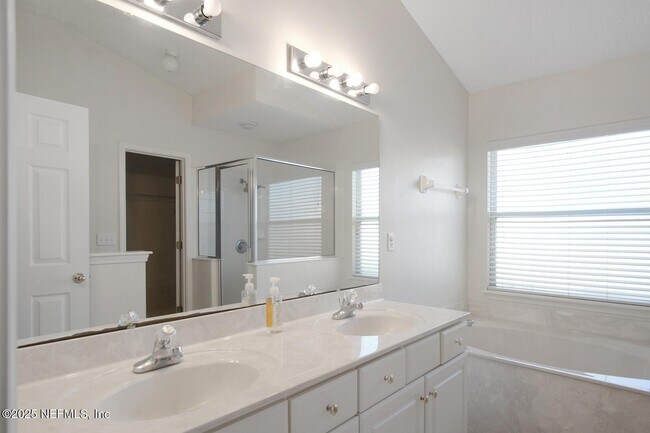 Building Photo - 1200 Woodchurch Ln