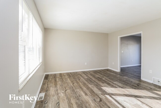 Building Photo - 3468 Simmons Dr