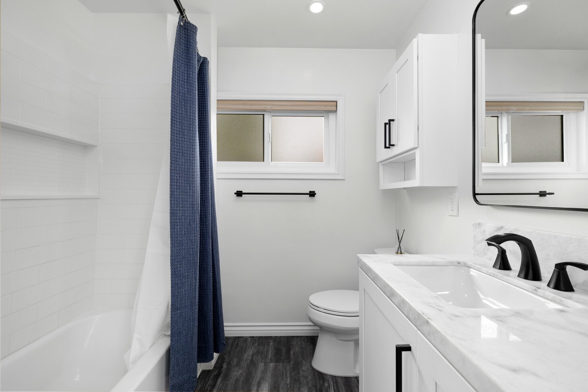 Building Photo - 3852 W 157th St