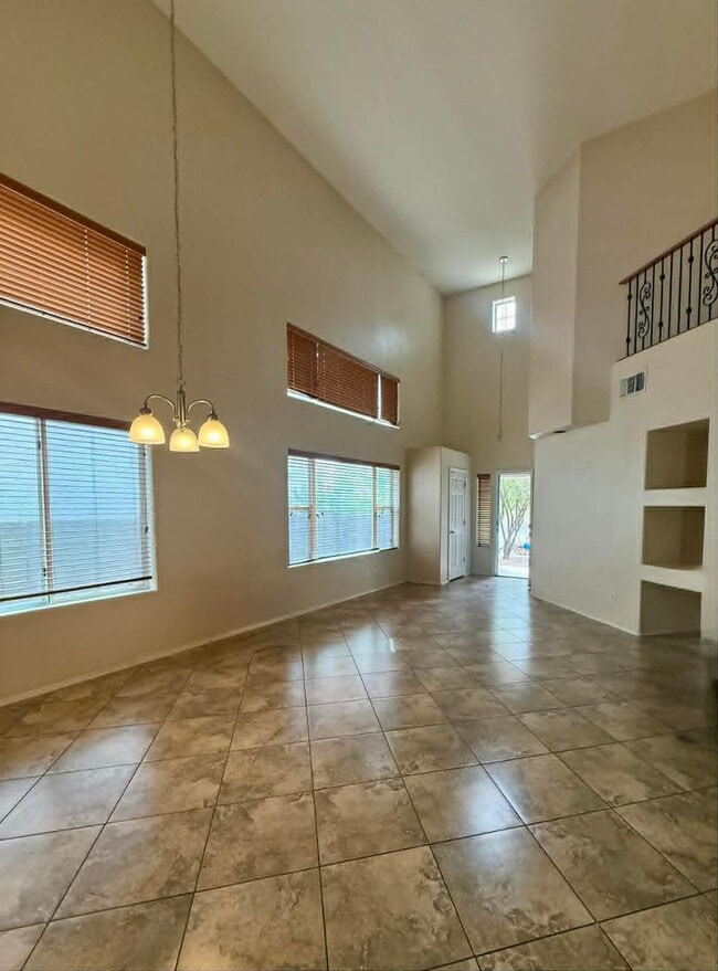 Building Photo - 1280 E Marcella Ln