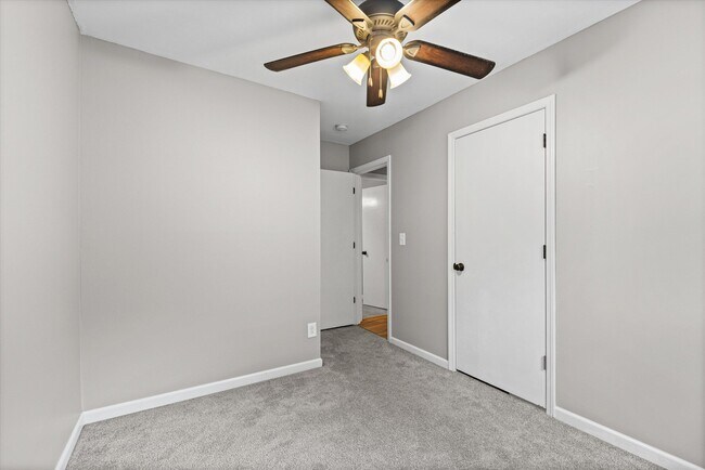 Building Photo - 4512 Salem Dr