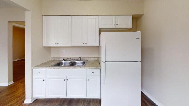 Building Photo - 3 bedroom 1 bathroom house