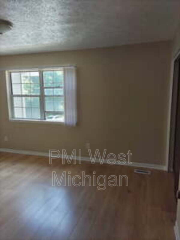 Building Photo - 4258 Bond St