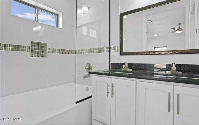 Building Photo - 6315 Escondido Dr