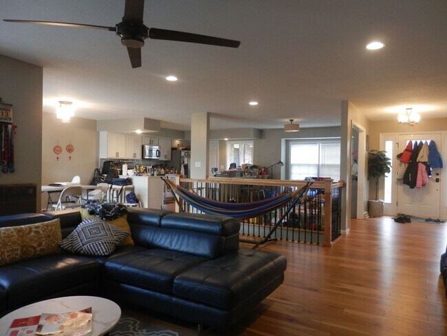 Building Photo - Spectacular 5 Bed 3 Bath With Amazing View Of Number 9 Fairway at CCMO!