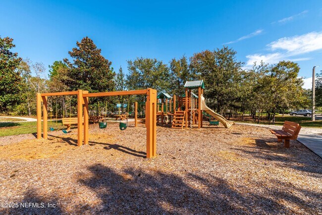 Building Photo - 4556 Pine Ridge Pkwy