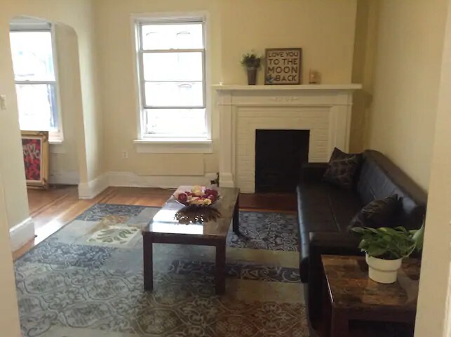 Building Photo - 337 3rd St