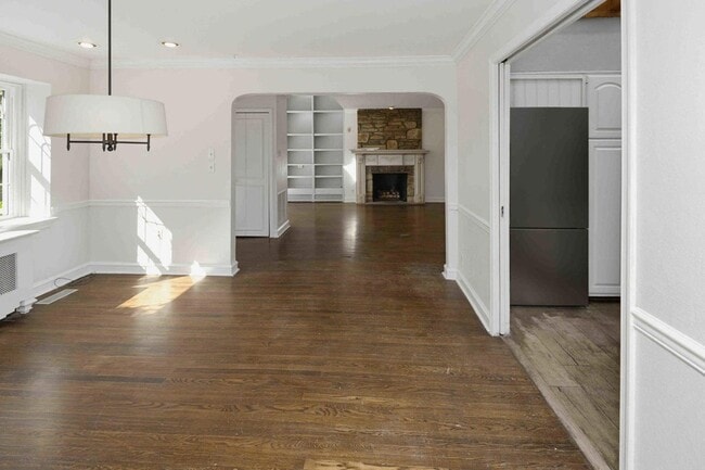 Building Photo - 1268 Rydal Rd