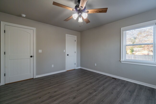 Building Photo - Beautiful Newly Remodeled 3 Bed / 2 Bath H...