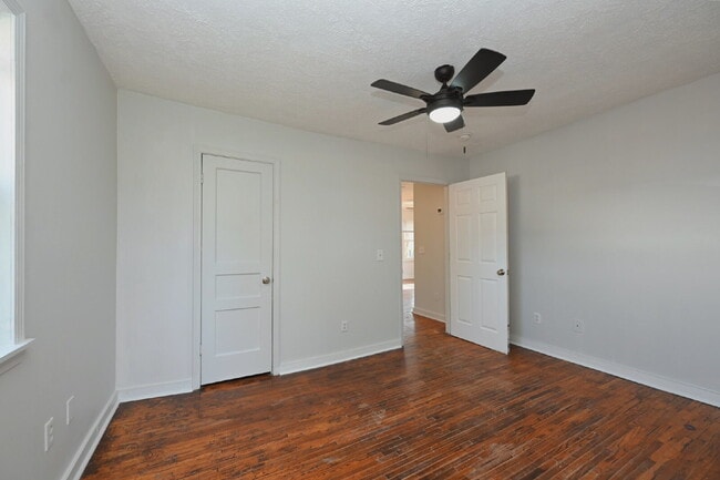 Building Photo - Updated 2BR/2BA Home | Rare Second Bath, Efficient Layout