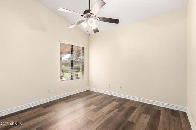 Building Photo - 1517 W Islandia Dr