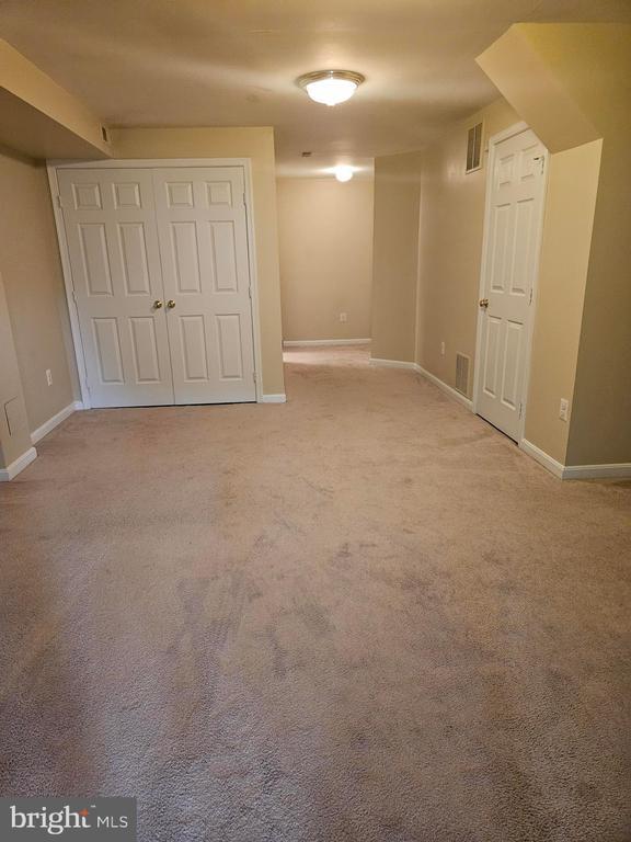 Building Photo - 6887 Chasewood Cir