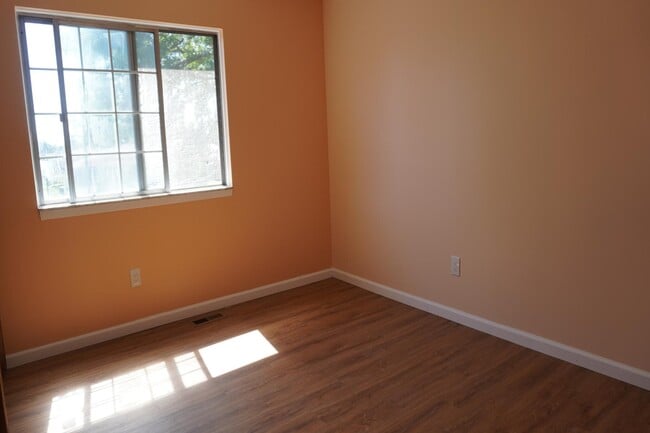 Building Photo - 4415 Fox Hill Dr