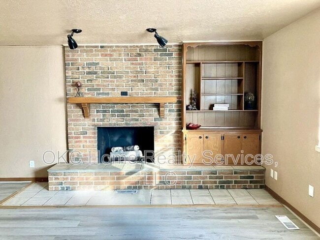 Building Photo - 118 SW 1st St