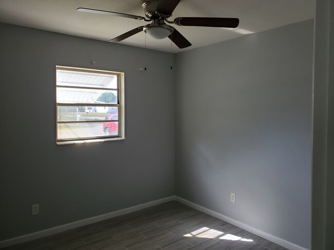 Building Photo - 25 Andora St