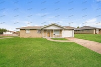 Building Photo - 2401 Piccadilly Cir