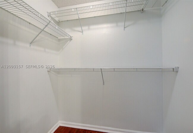 Building Photo - 1020 Crystal C
