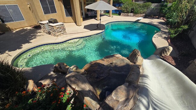 Building Photo - 8213 W Quail Ave