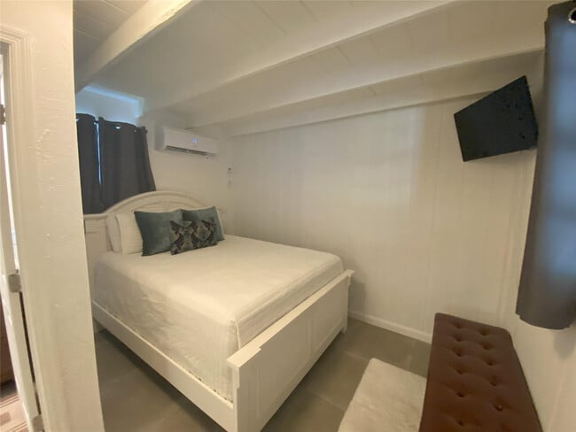 Building Photo - 2315 Deer Run Blvd