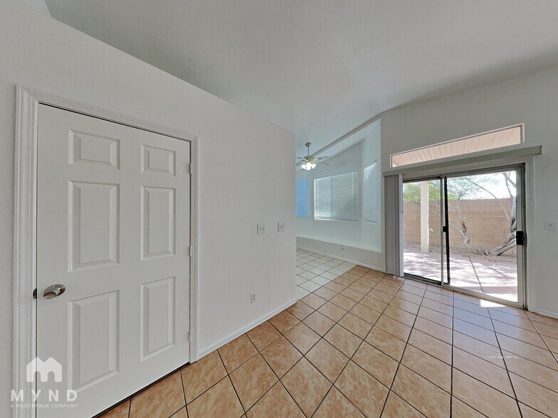 Building Photo - 9540 Ensworth St