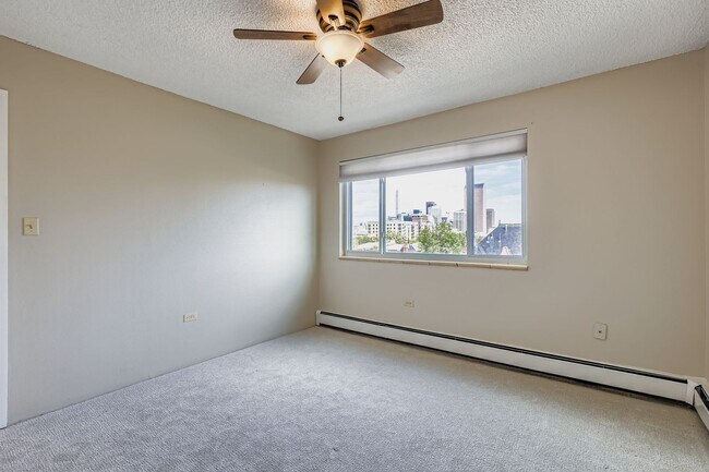 Building Photo - Sunny 6th-Floor Condo at Penn Towers – Rig...