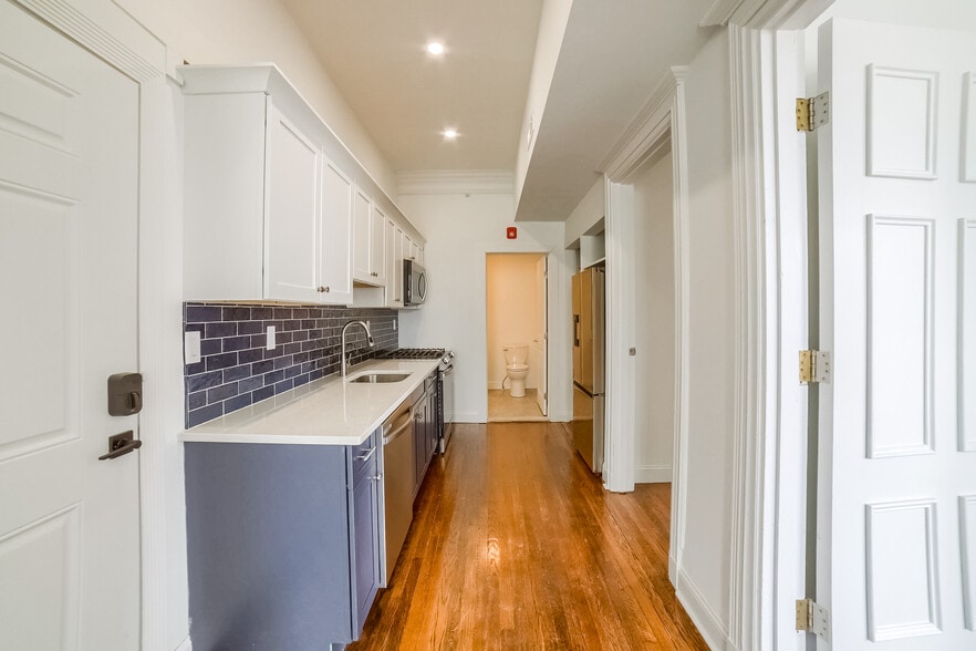 Kitchen - 495 Orange St