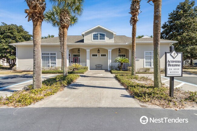 Building Photo - The Perfect One Bedroom Ground Floor Unit