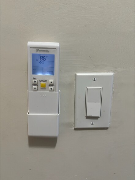 Heat/Cooling system with remote in room - 115 Rutgers Ave