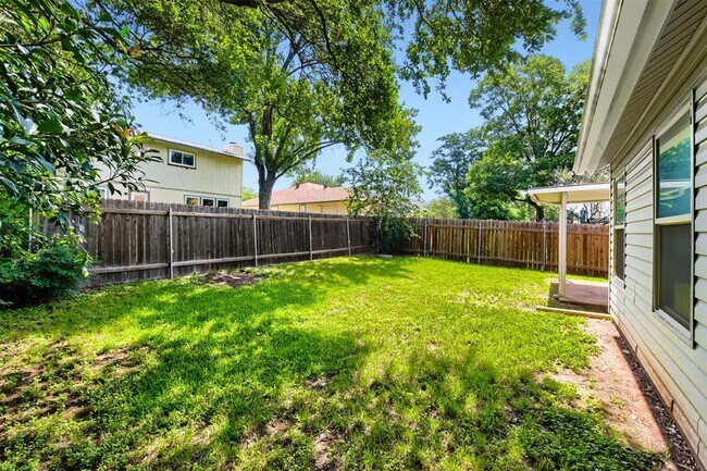Building Photo - 2608 Piping Rock Trail