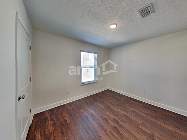 Building Photo - 2928 Rolling Acres Rd