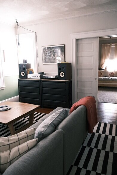 Dining room - 49 Josephine Ave