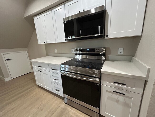 Building Photo - 2699 E Silk Oak Dr