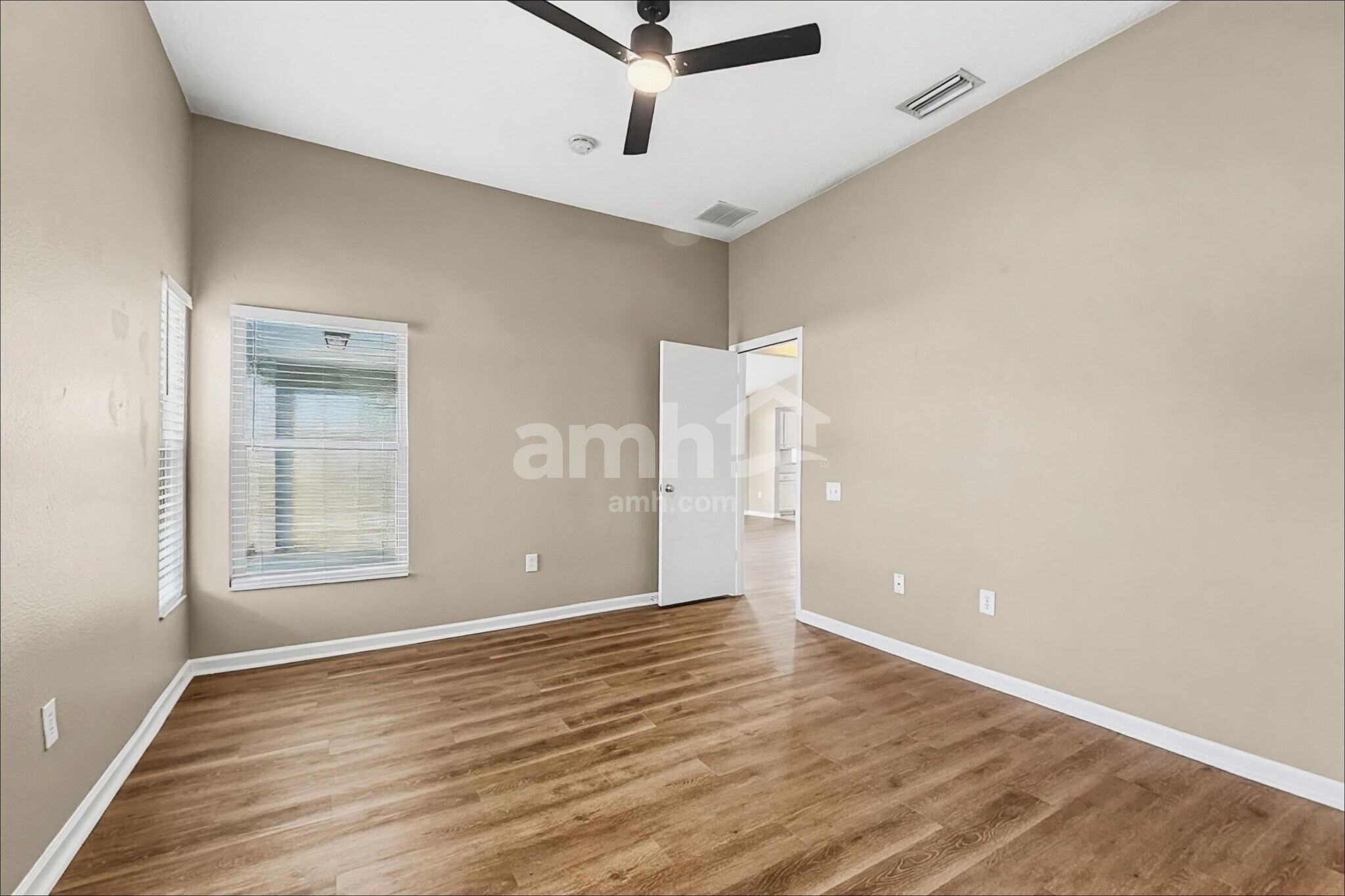 Building Photo - 1107 Summer Breeze Dr