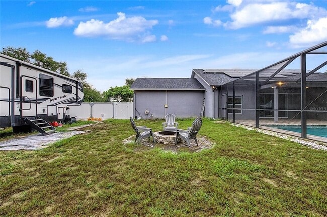 Building Photo - 606 Royal Crest Dr