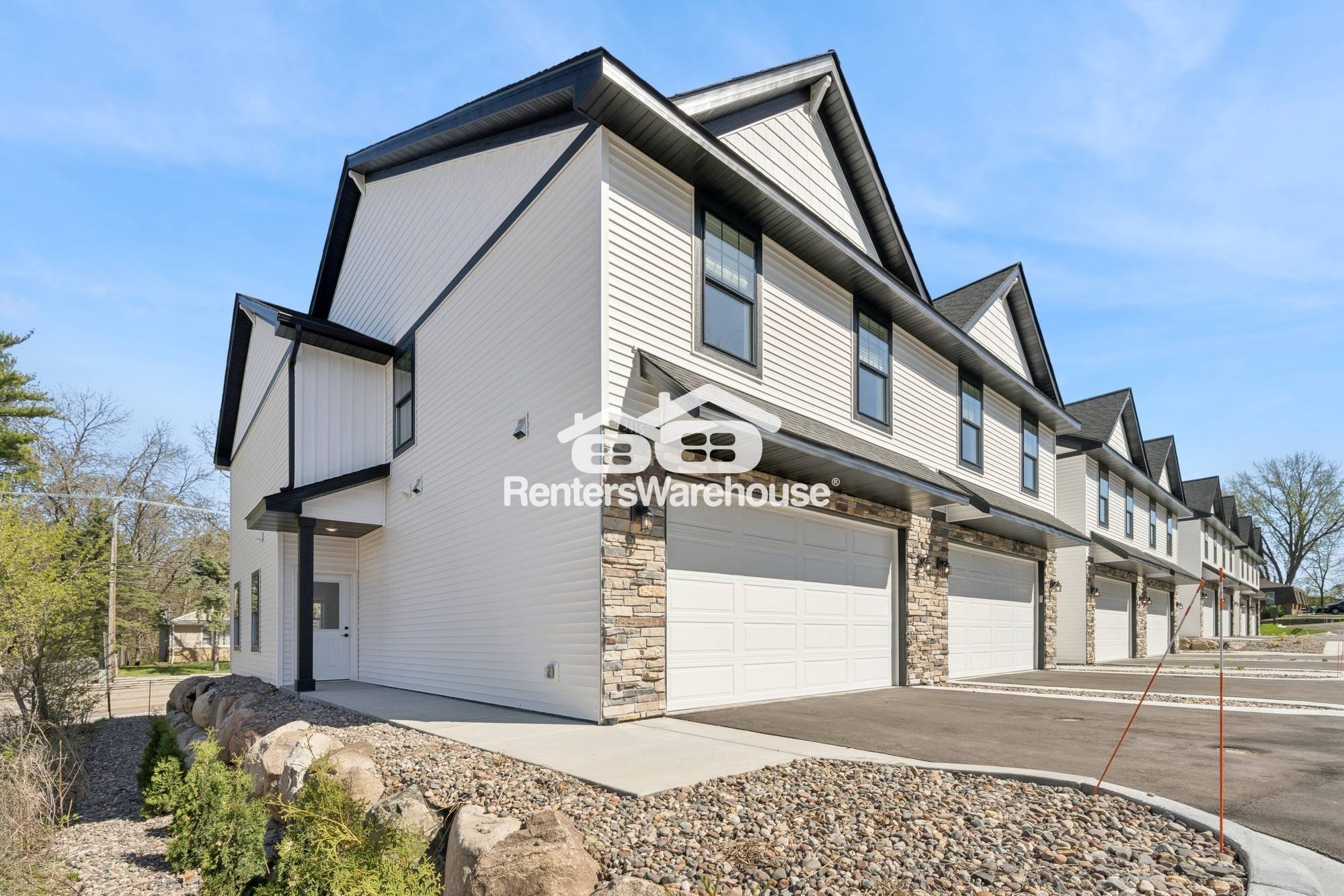 Building Photo - 3415 Douglas Dr N