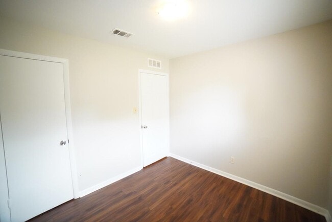 Building Photo - 1329 Blossom Cir