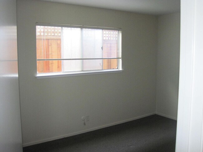 Building Photo - 306Cayuga